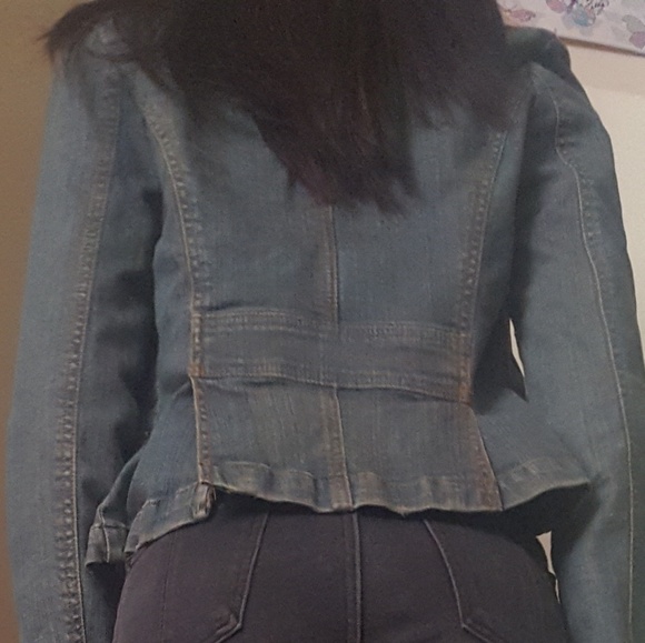 Semi cropped denim jacket - Picture 3 of 3